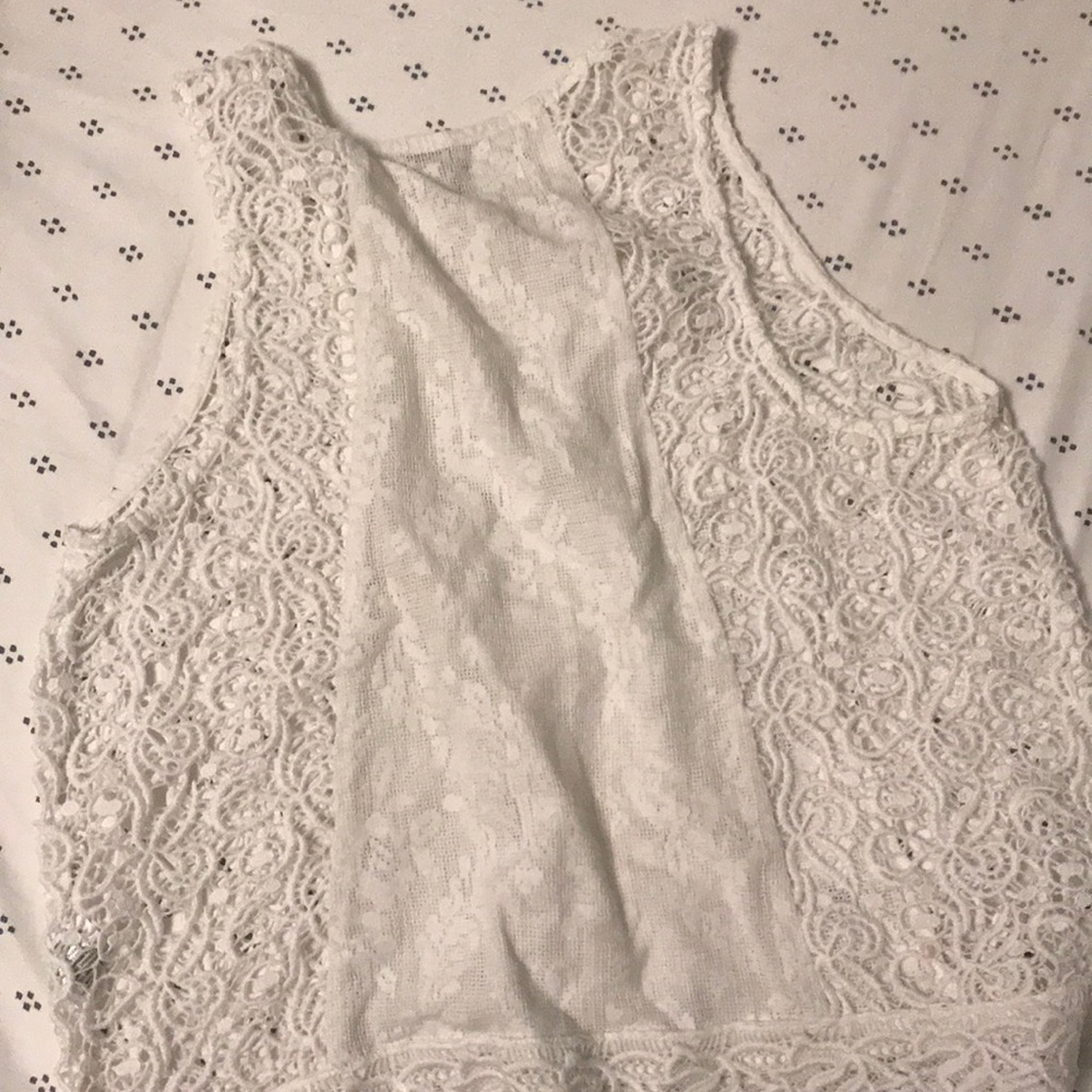 Hinge Lace Tank - Picture 3 of 4